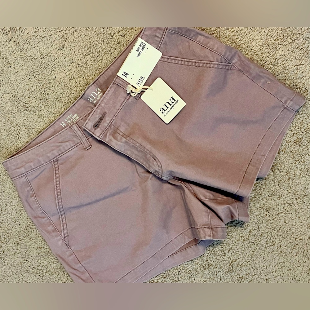 Mid rise twill short, 3.5 inch inseam, NWT